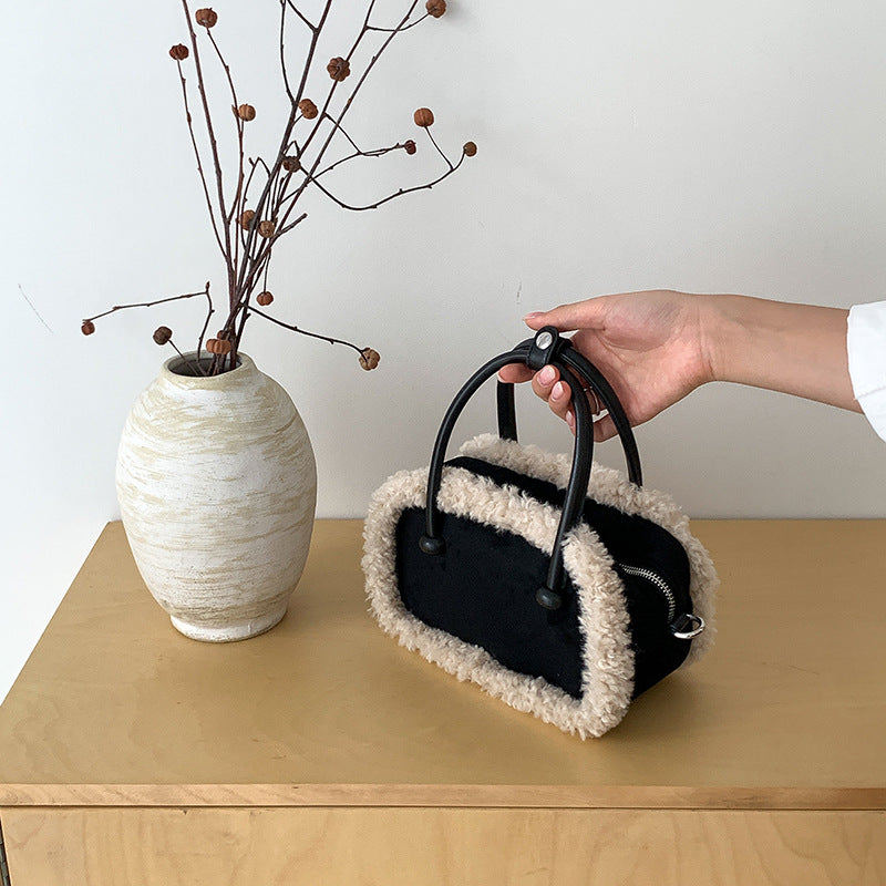 Women's Popular Niche Suede High-grade Retro Plush Handbags