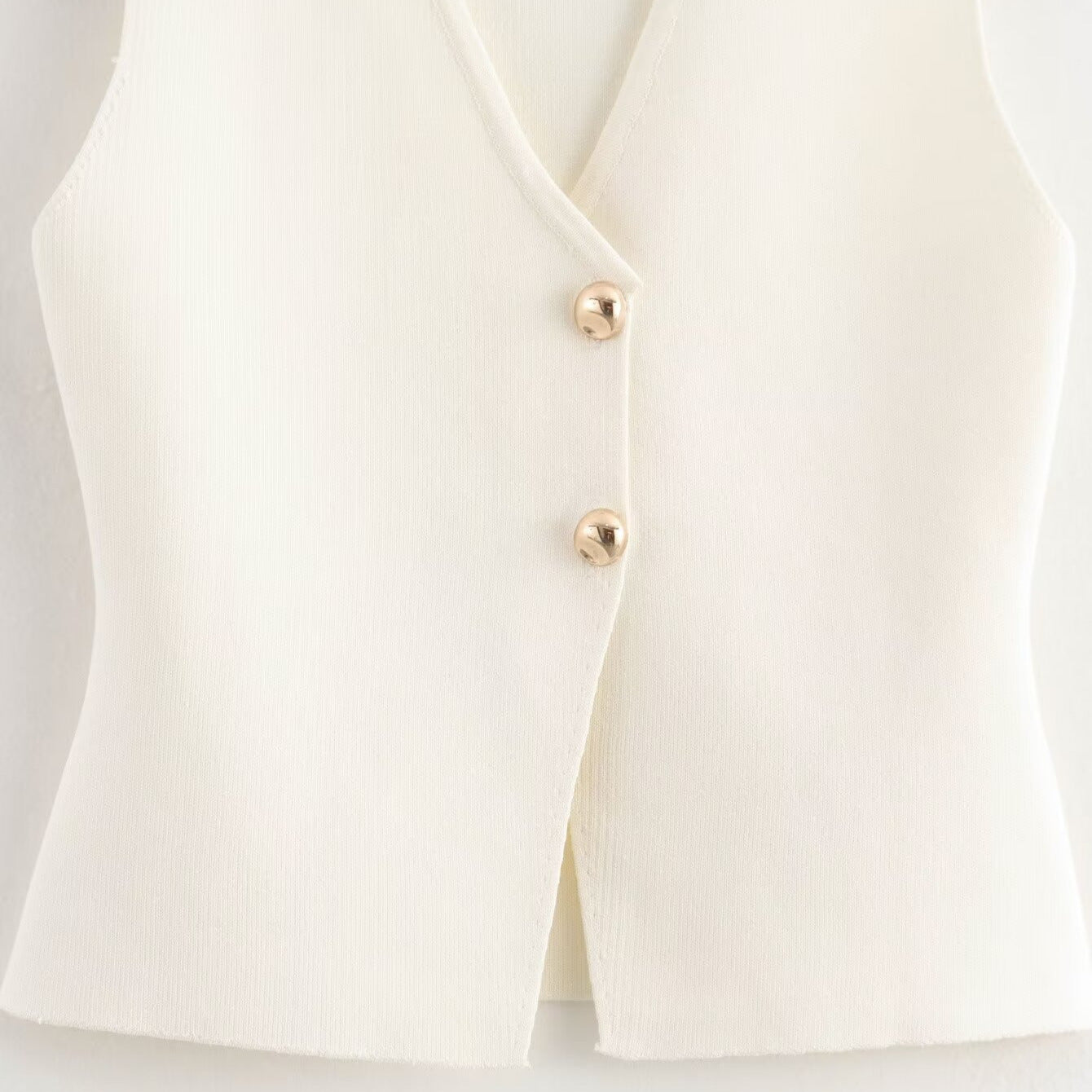 Women's Fashionable Golden Button Decoration Knitted Loose Vests