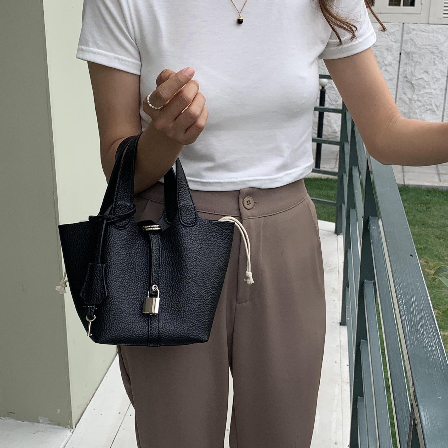 Women's Korean Style Vegetable Basket Single Lychee Shoulder Bags