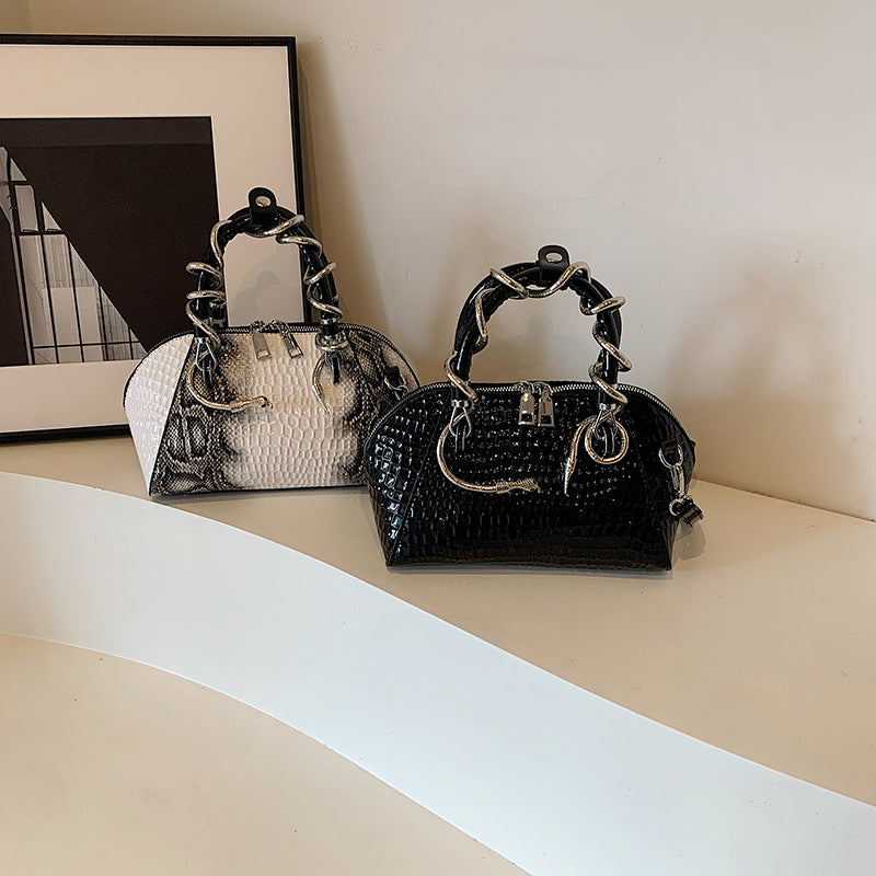 Women's Pattern Personality Retro Easy Matching Portable Shoulder Bags