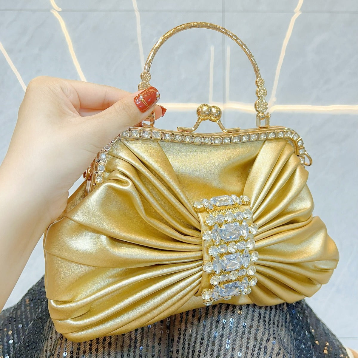 Shiny Diamond Studded Hand Banquet Kelly Evening Bags