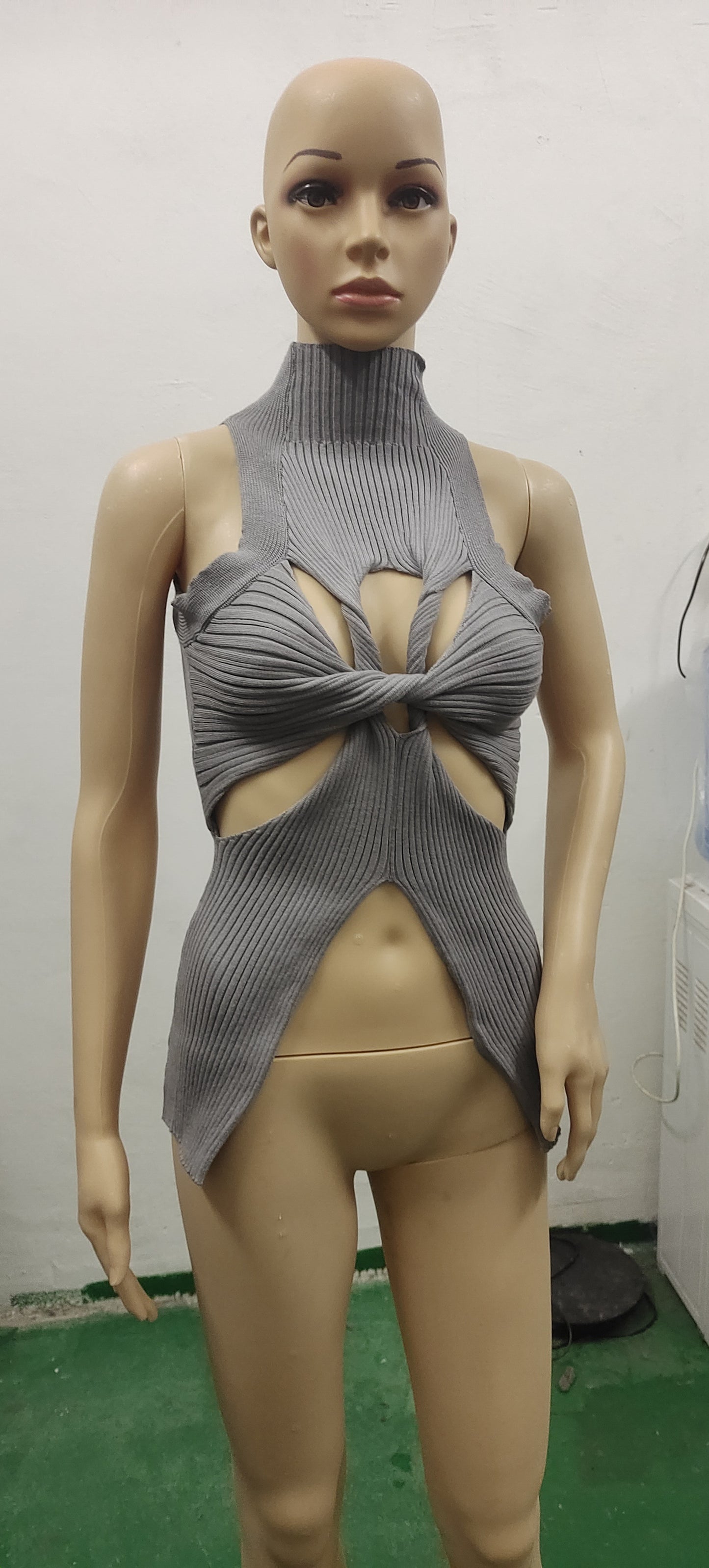 Women's Hollow Out Twisted Wool Fashion Half Tops