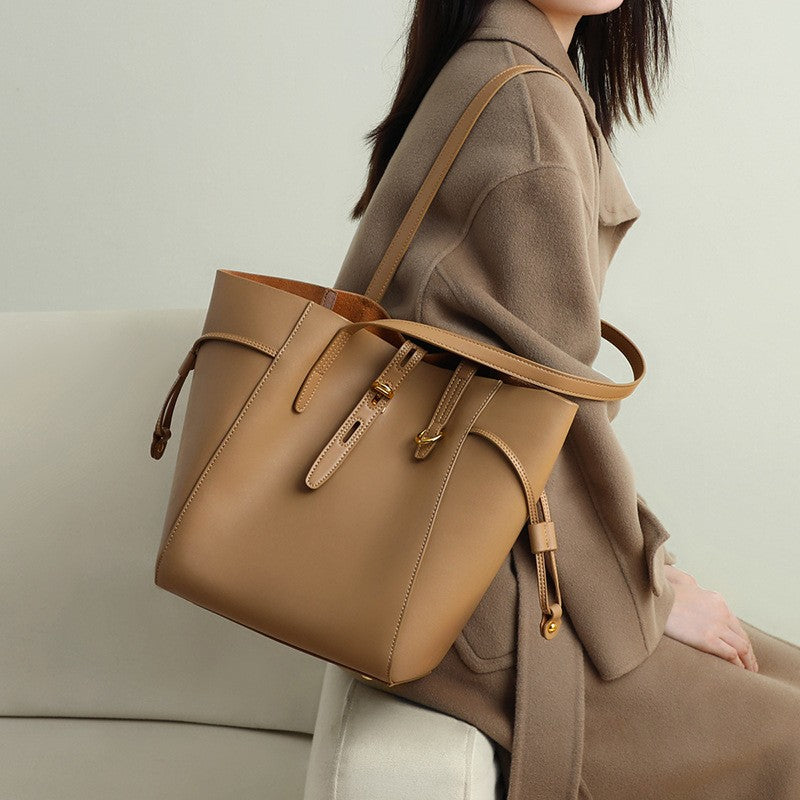 Women's Retro Genuine Leather Portable Large Capacity Shoulder Bags
