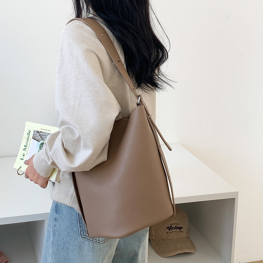 Women's Retro Classic Solid Color Fashion Large Capacity Bucket Bags