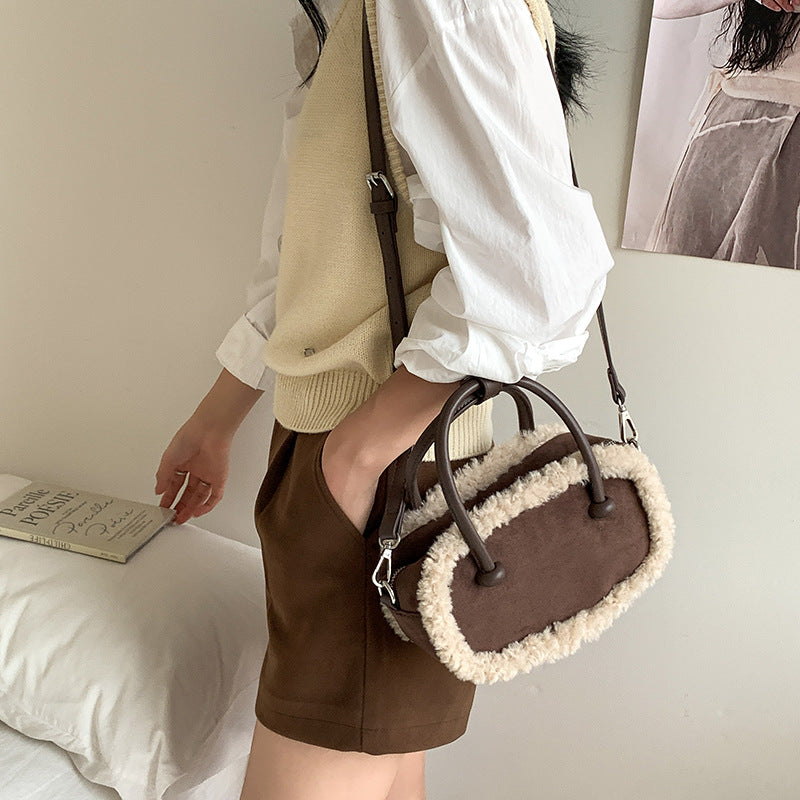 Women's Popular Niche Suede High-grade Retro Plush Handbags