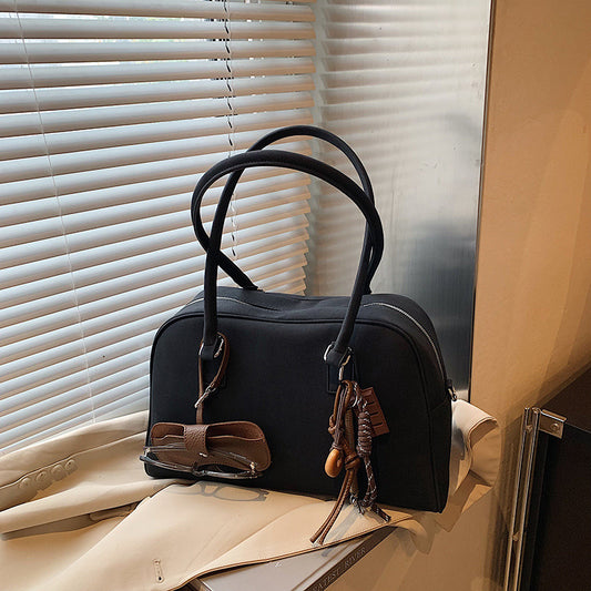Women's Retro Frosted Large Capacity Commuter Fashionable Shoulder Bags