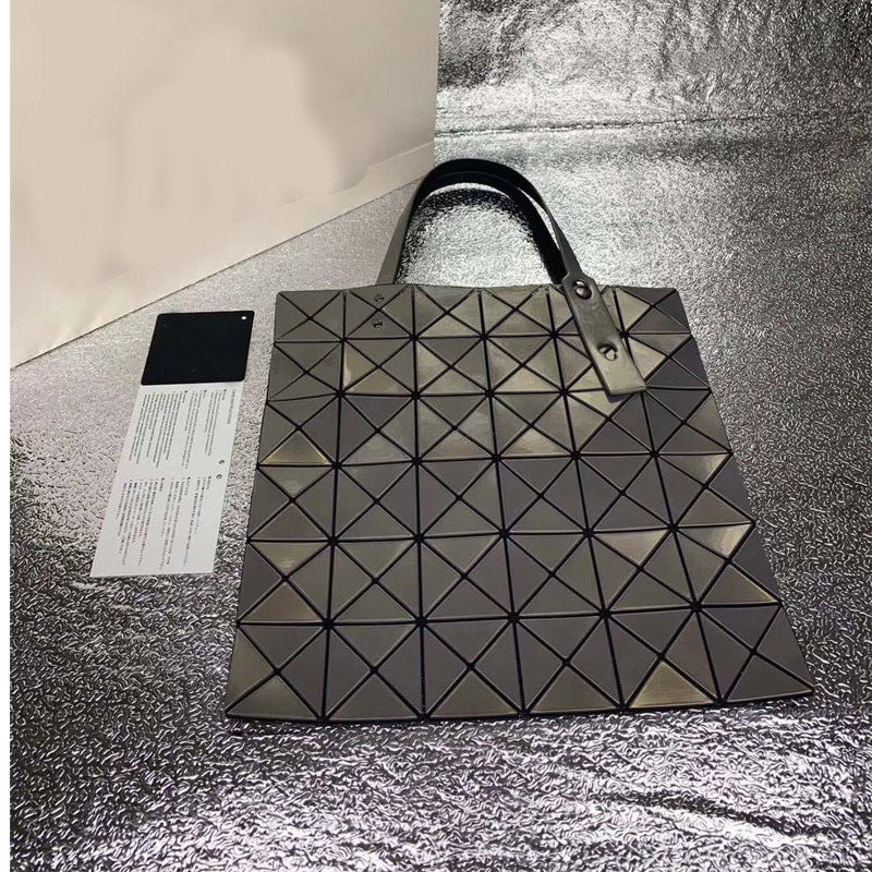 Women's Original Stitching Diamond Pattern Metal Polarized Shoulder Bags