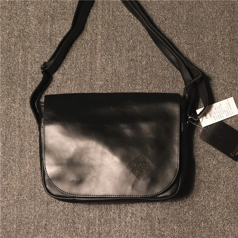 Men's Trendy Retro Simple Fashion Flip Motorcycle Men's Shoulder Bags