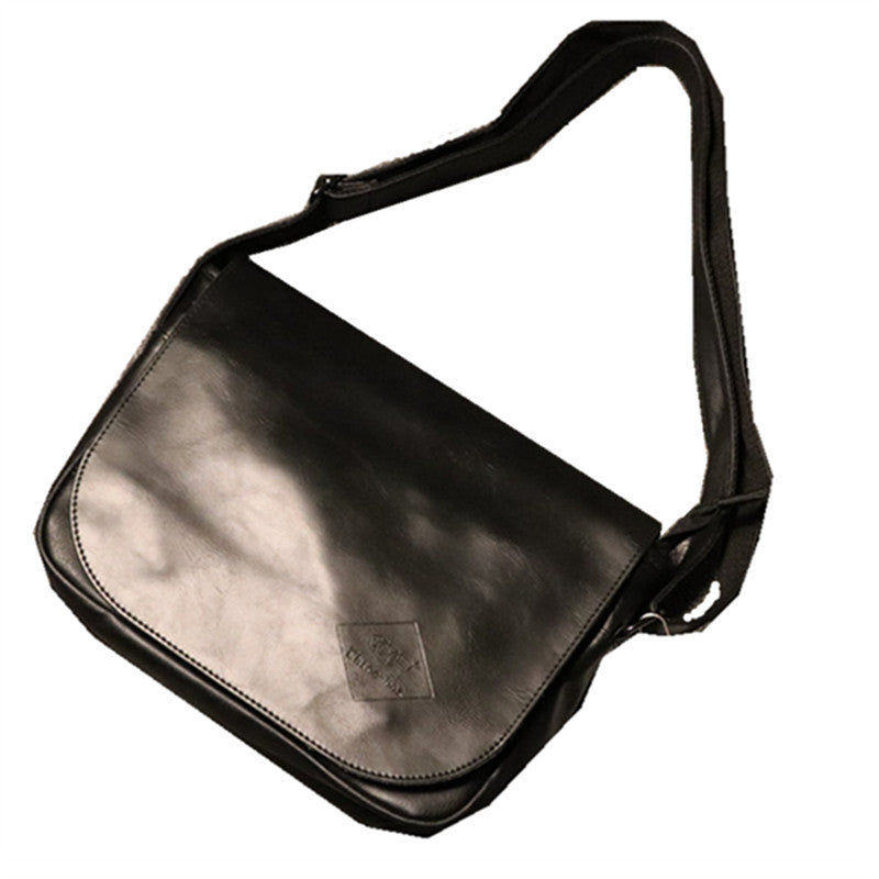 Men's Trendy Retro Simple Fashion Flip Motorcycle Men's Shoulder Bags