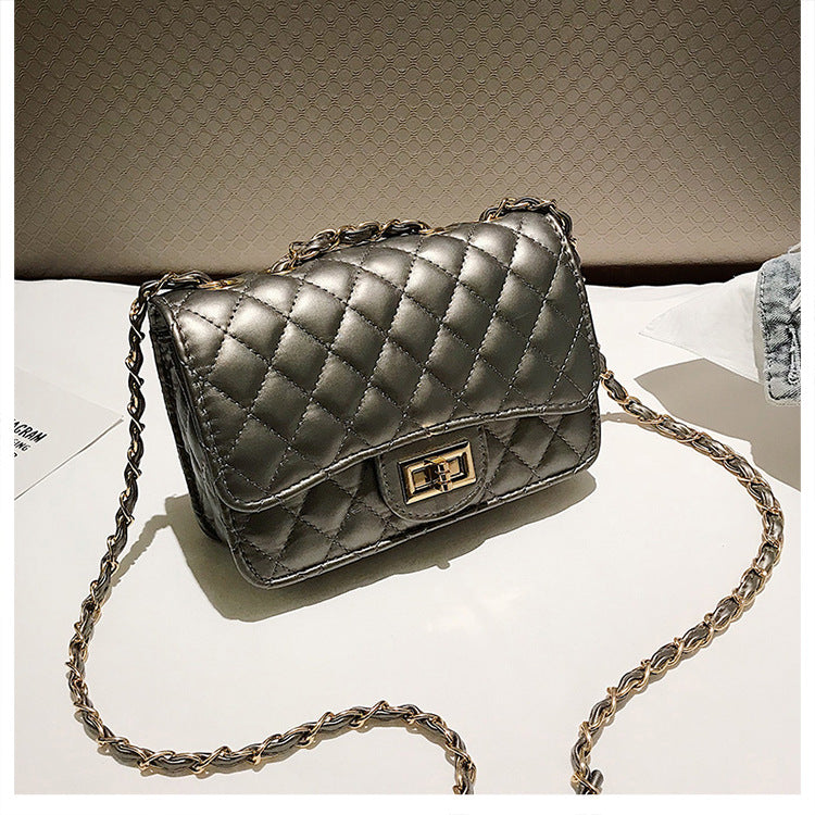 Women's Fashionable Korean Diamond Chain Classic Style Bags