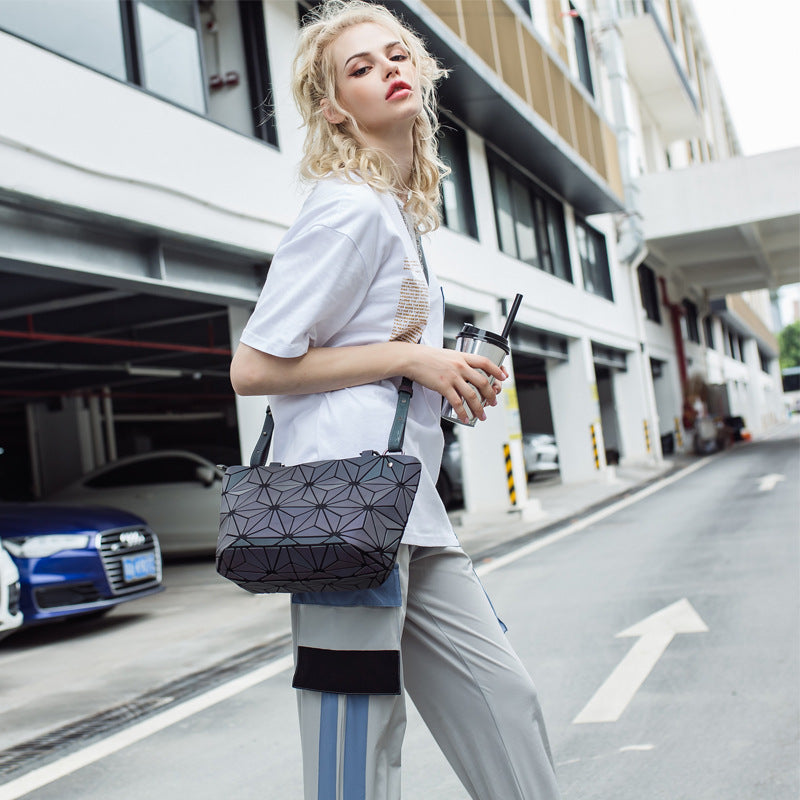 Women's Popular Trendy Fashionable Luminous Rhombus Bags