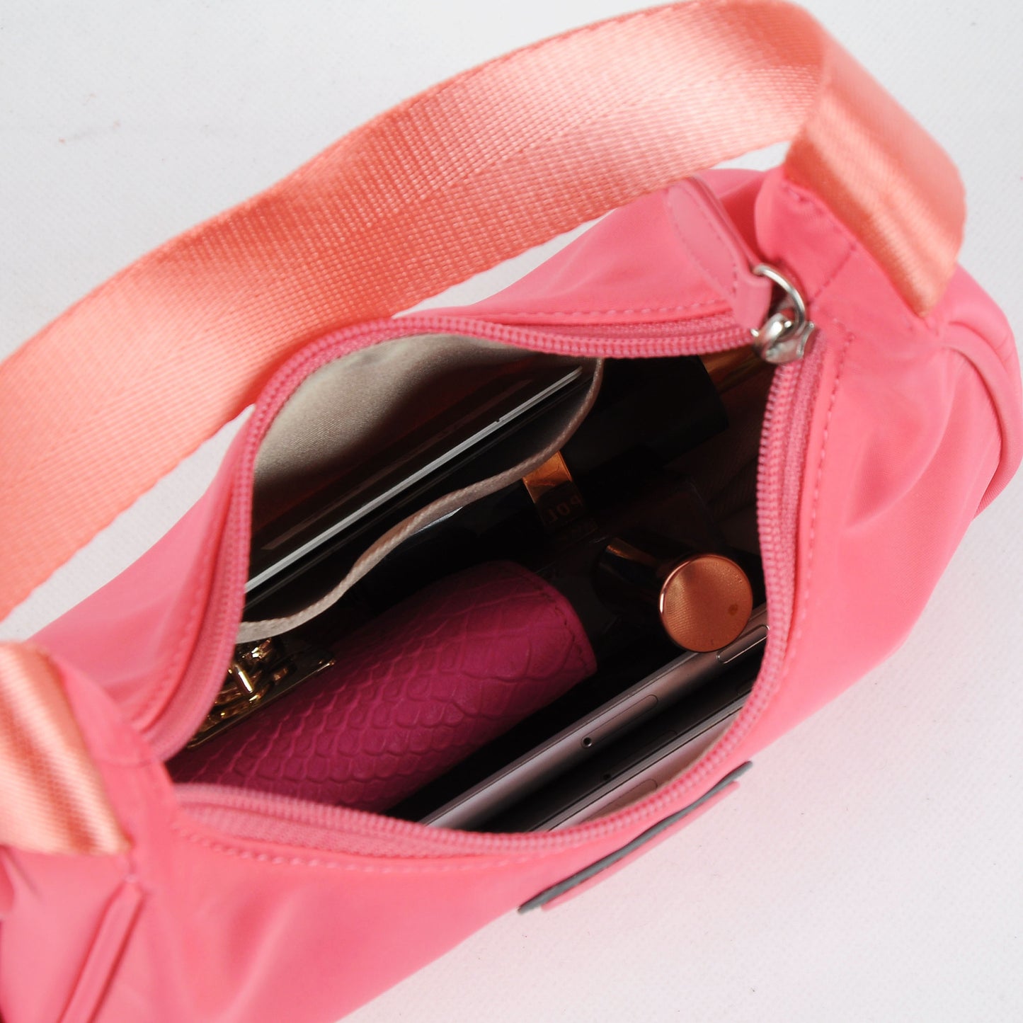 Women's Kendall Underarm Vintage Nylon Baguette Portable Handbags