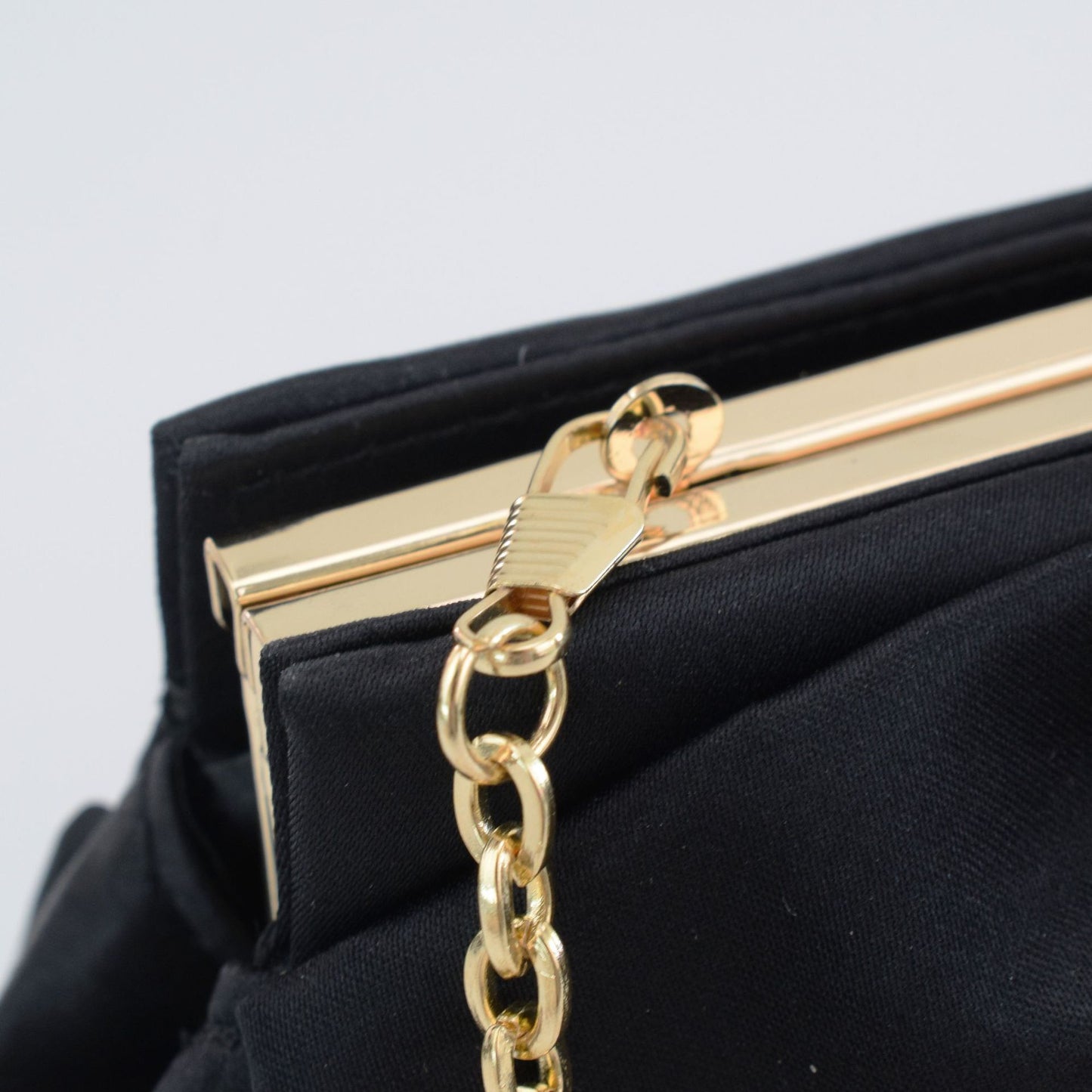 Women's Diamond Bow Solid Color Wrinkled Satin Shoulder Bags