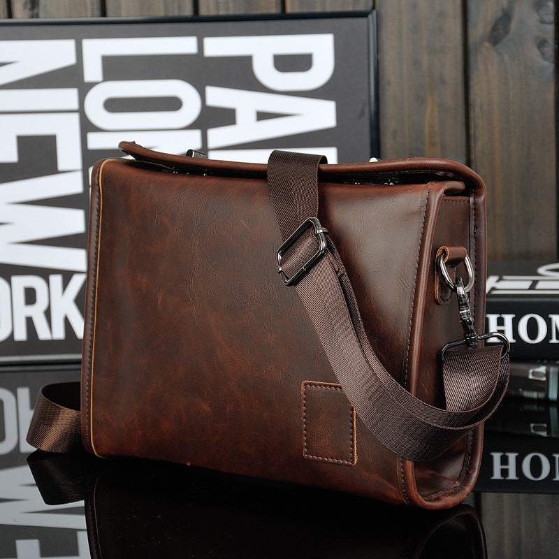 Men's Horse Leather Retro Double Screw Design Men's Messenger Bags