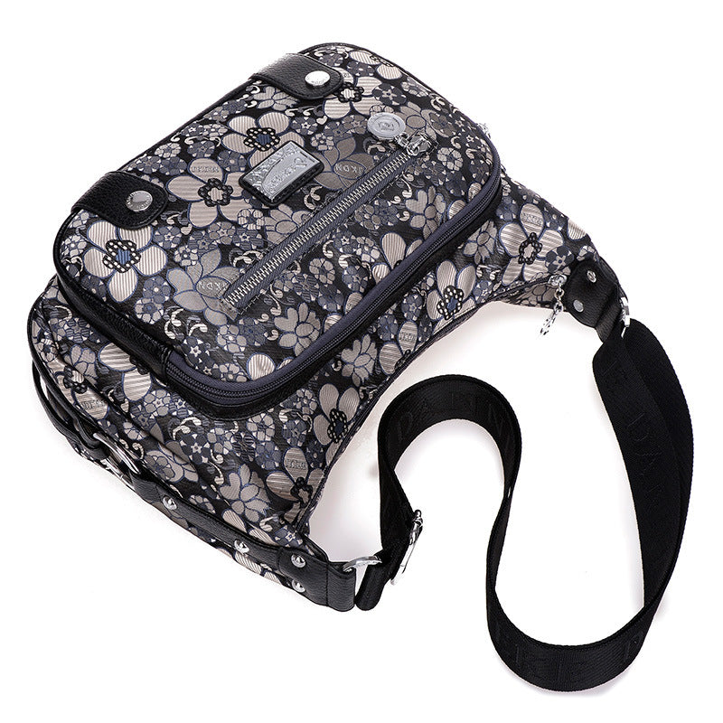 Women's Jack Danni Oxford Woven Mother Shoulder Bags