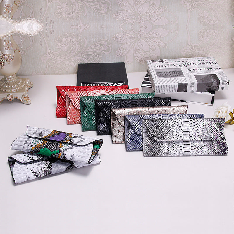 Women's Fan Embossed Snake Pattern Long Handbags