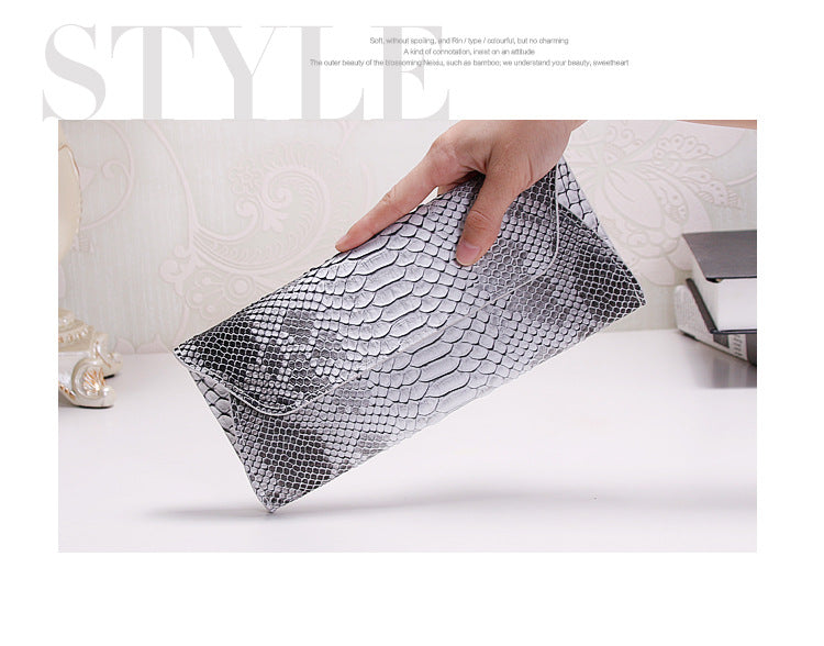 Women's Fan Embossed Snake Pattern Long Handbags
