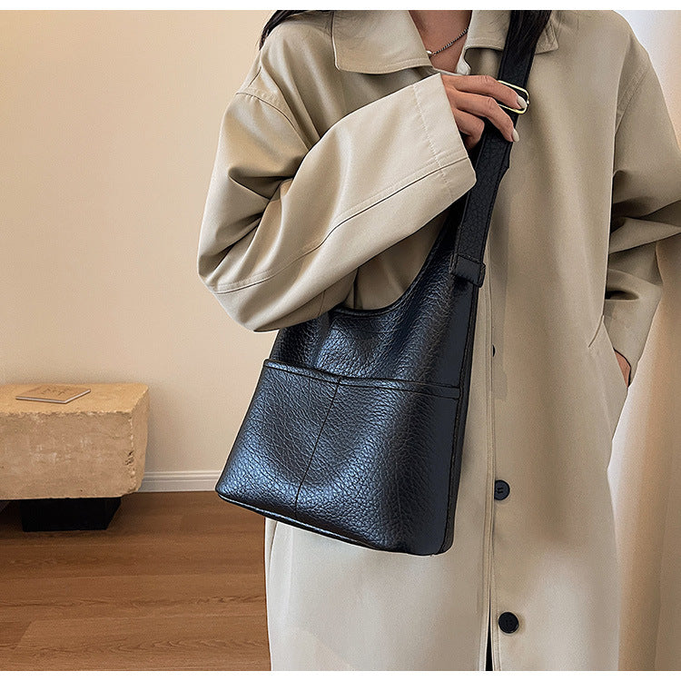 Women's Solid Color Retro Spring Simple High Sense Fashion Shoulder Bags