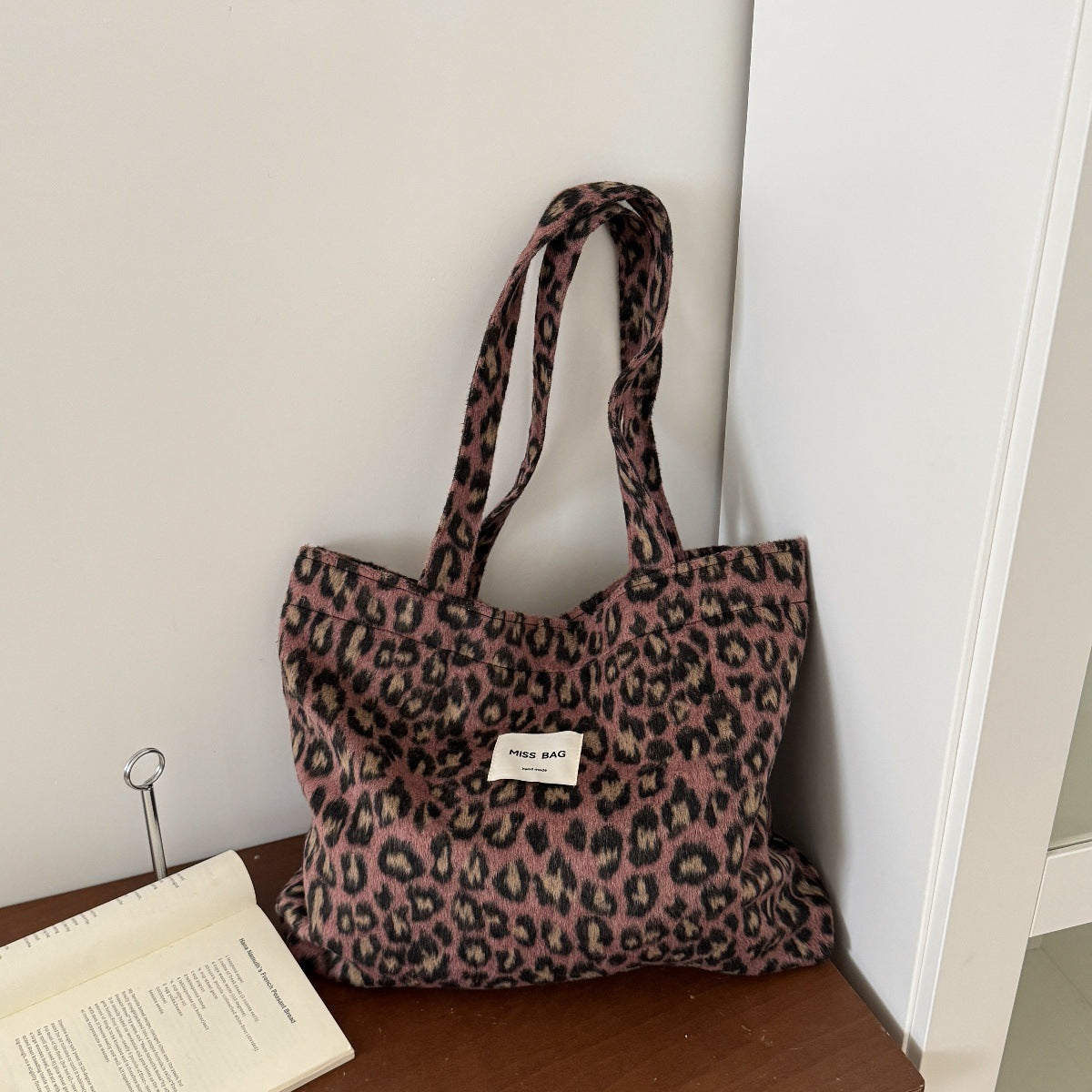 Women's Woolen Large Capacity Plaid Premium Versatile Women's Shoulder Bag