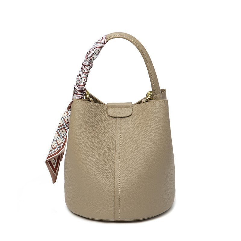 Women's Fashion Minority Design Commuter High-grade Handbags