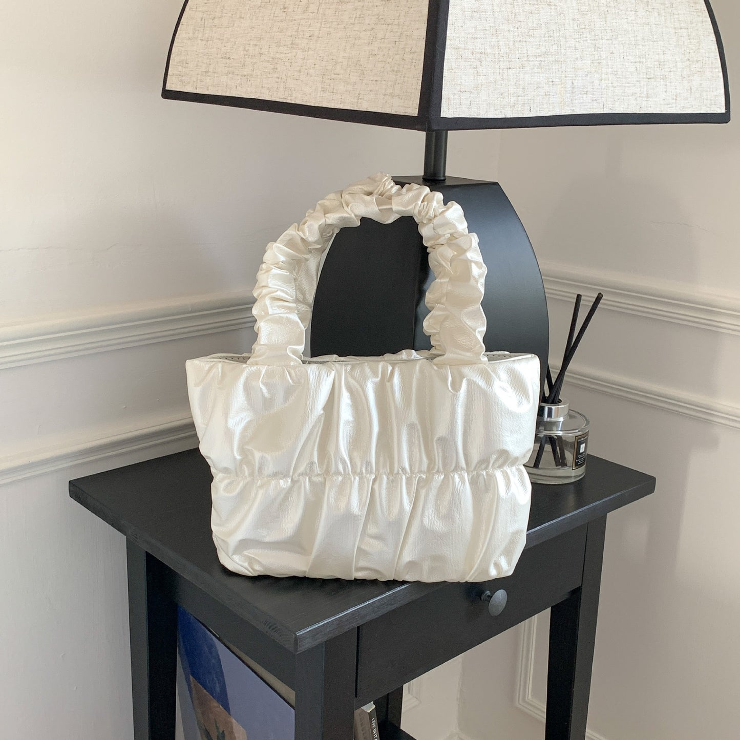 Women's Pleated Design Hand Carrying Commuter High-grade Handbags
