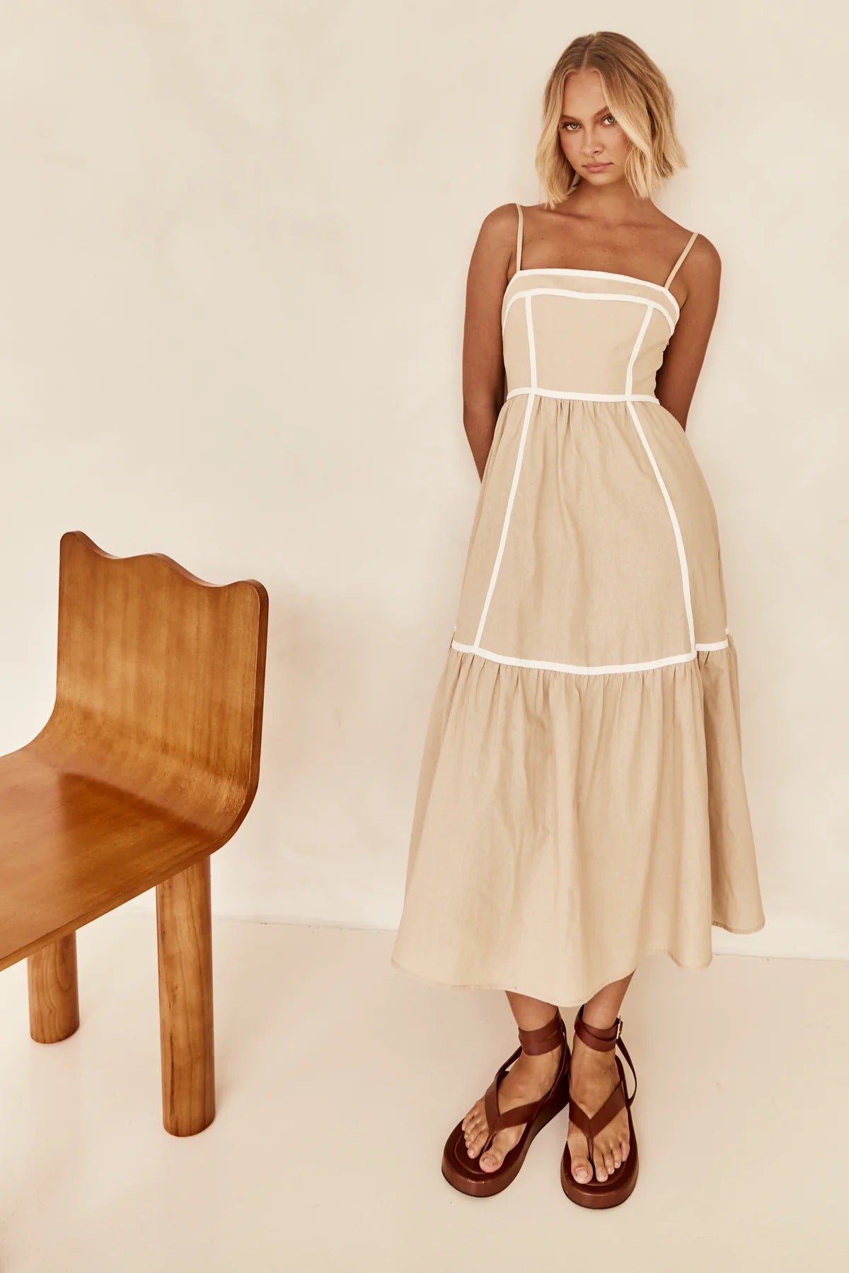 Fresh Sweet Line Mid-length Small Sling Dresses
