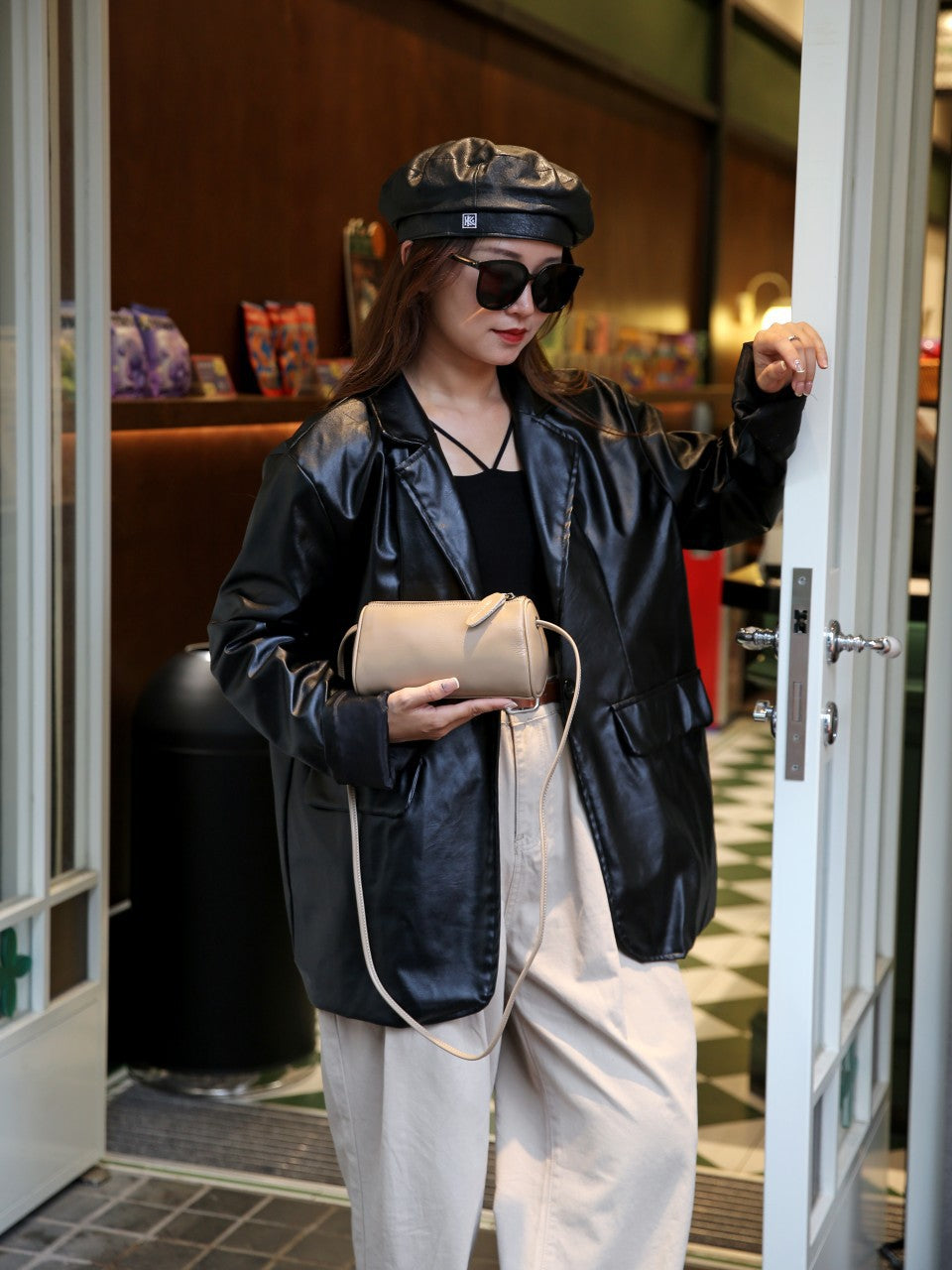 Women's Autumn Lightweight Slung Vegetable Tanning Soft Cowhide Bags