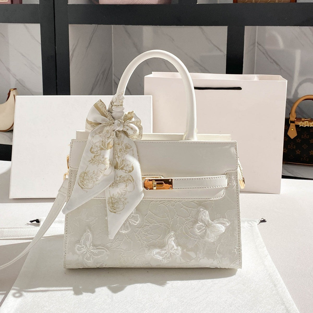 High Sense Fashion Commuter Versatile Niche Embroidery Lace Butterfly Women's Messenger Bag