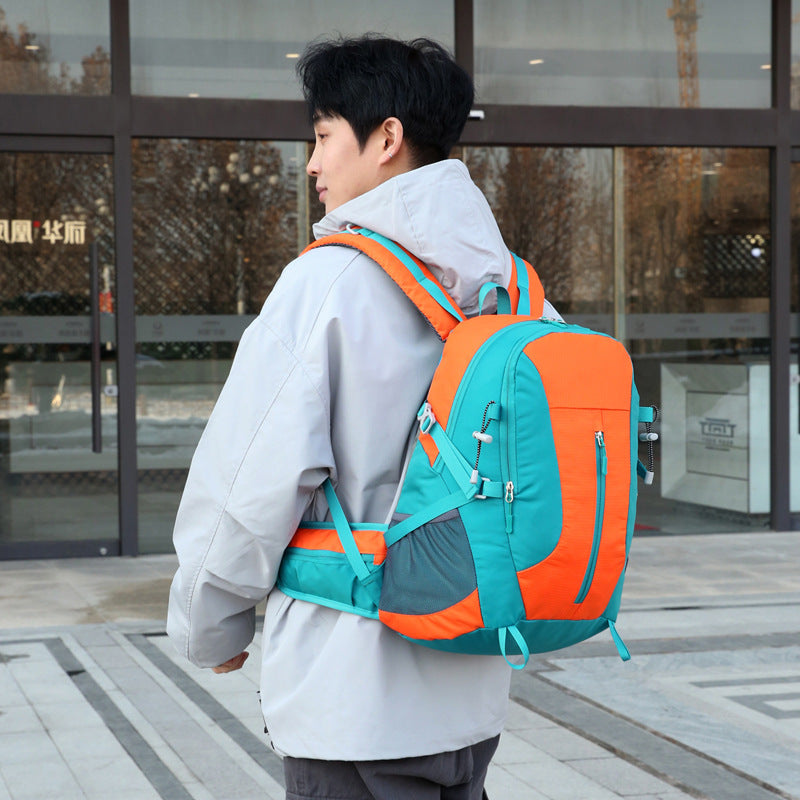 Hiking Versatile Large Capacity Waterproof Close-fitting Mountaineering Backpacks