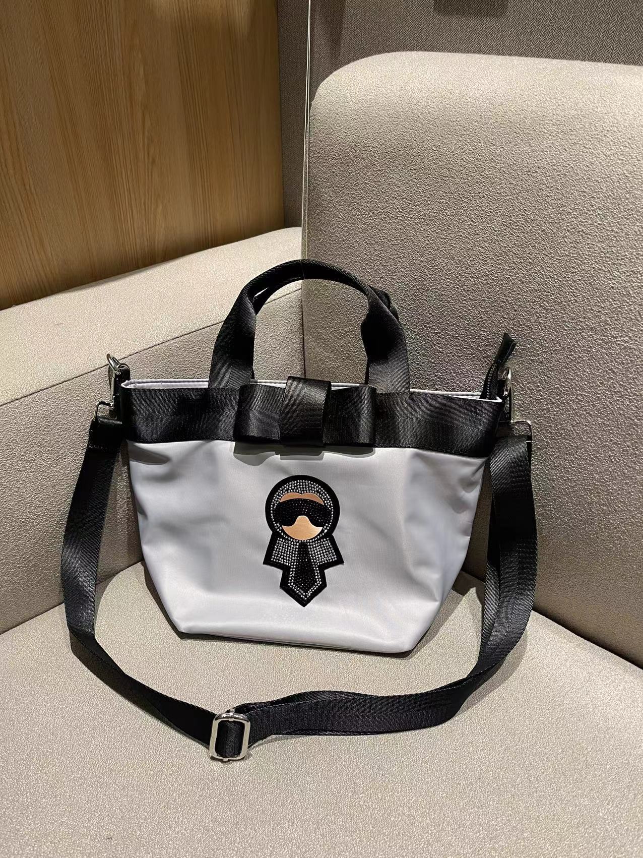 Women's Graceful Large Capacity Commuter Nylon Cloth Tote Bags