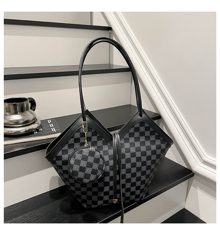 Texture Large Capacity Retro Affordable Luxury Fashion Women's Shoulder Bag