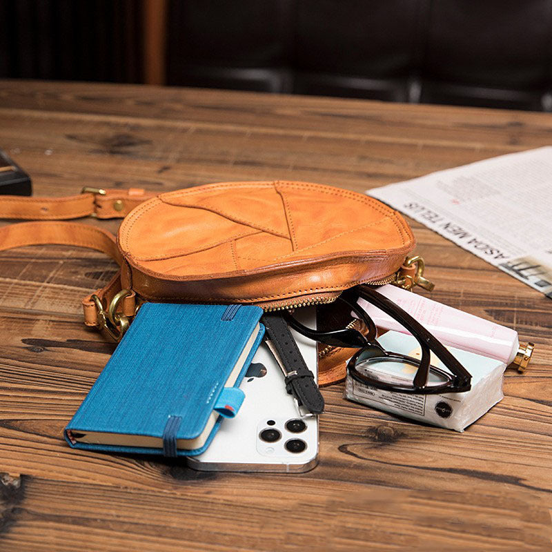 Women's Vegetable Tanned Leather Cow Hand Grip Pattern Round Vintage Bags
