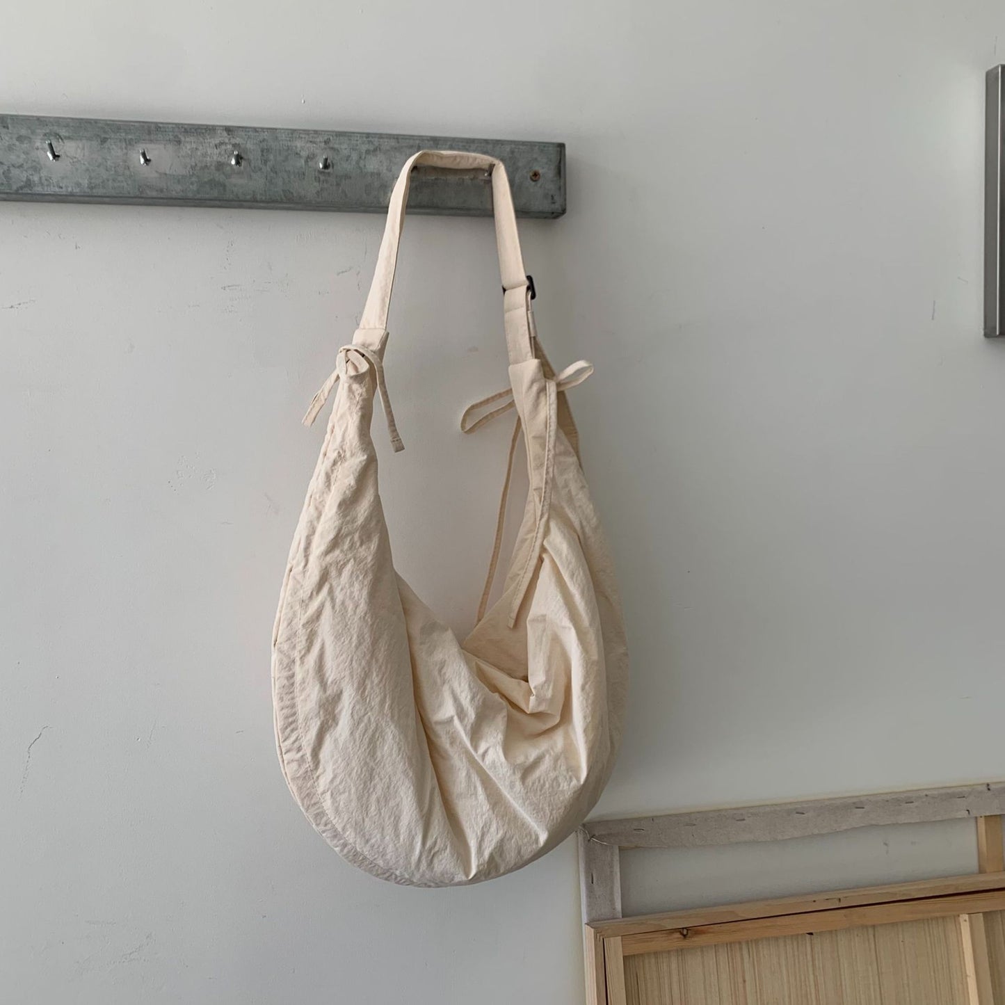 Women's Large Capacity Niche Minimalist Quilted Nylon Crossbody Bags