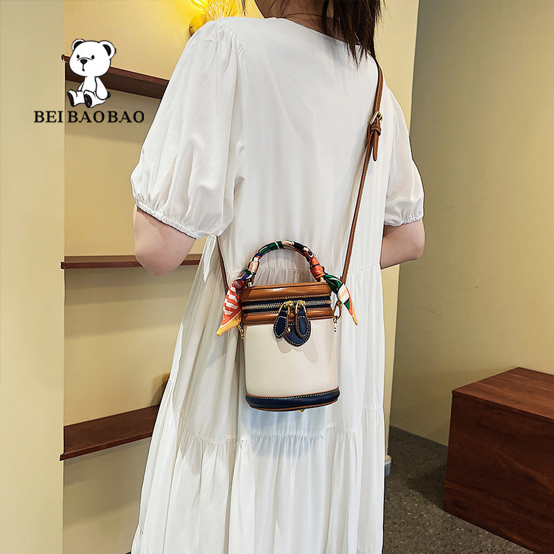 Classic Stylish Innovative Women's Source Round Women's Messenger Bag