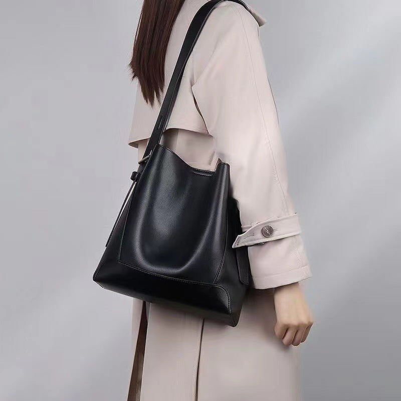 Elegant Women's High-grade Soft Leather Versatile Shoulder Bags