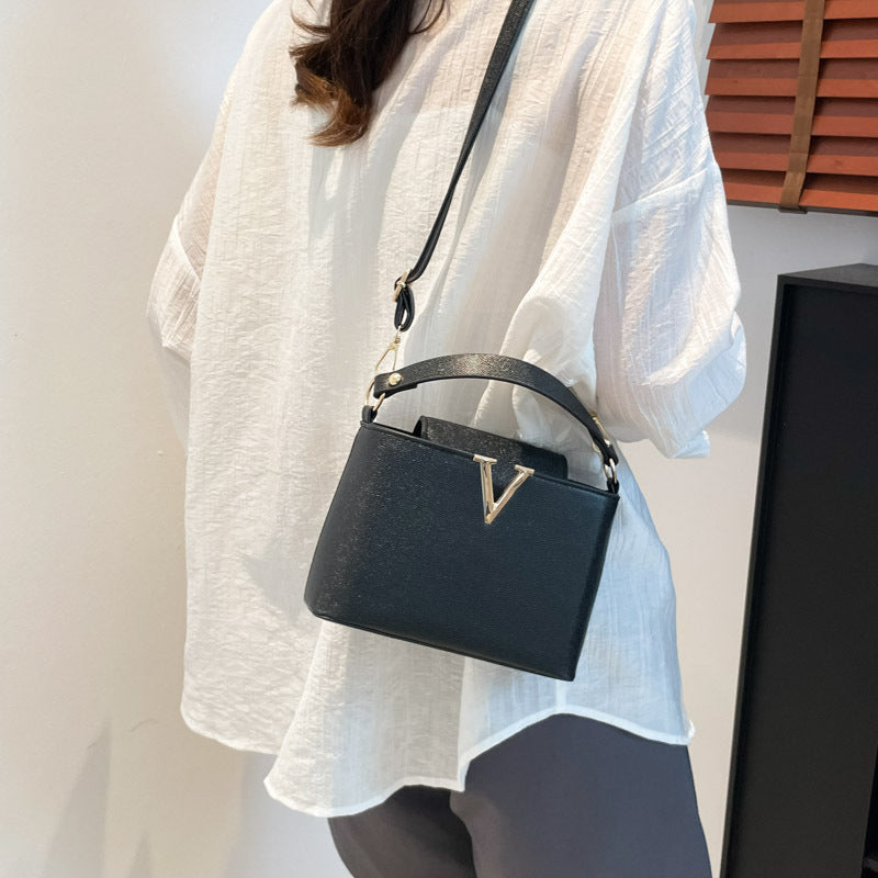 Women's Letter Decoration Portable Fashion Western Style One Women's Shoulder Bag