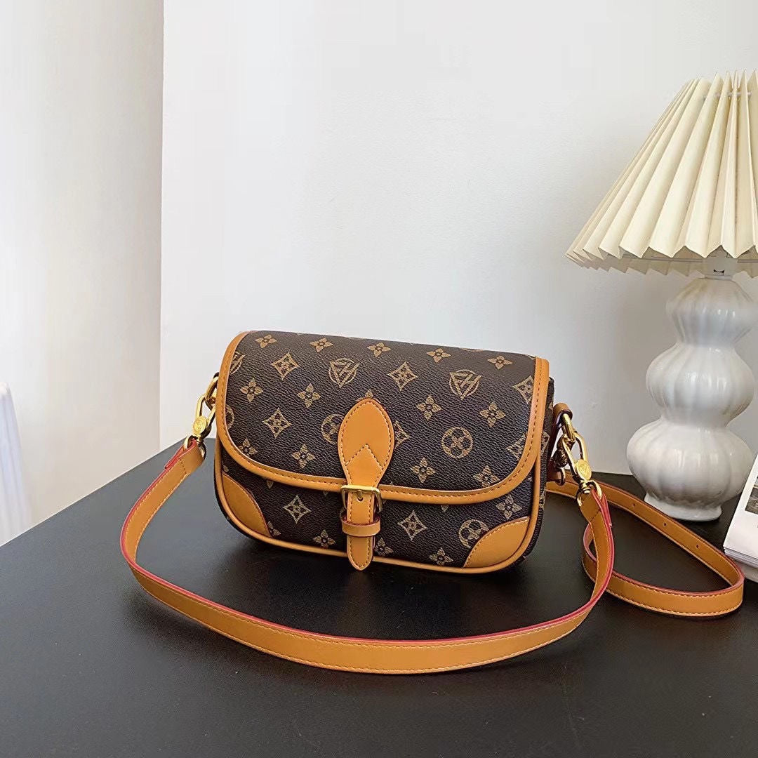 Women's Elegant Pouch Western Style Korean Fashionable Crossbody Bags