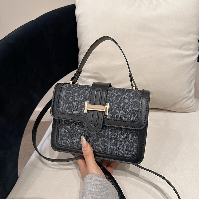 Women's Trendy Patchwork Personalized Printed Letters Retro Women's Shoulder Bag