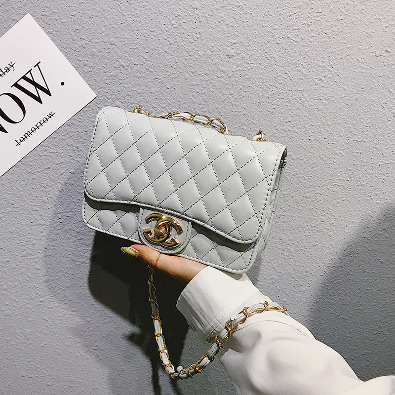 Women's Fashionable Korean Diamond Chain Classic Style Bags