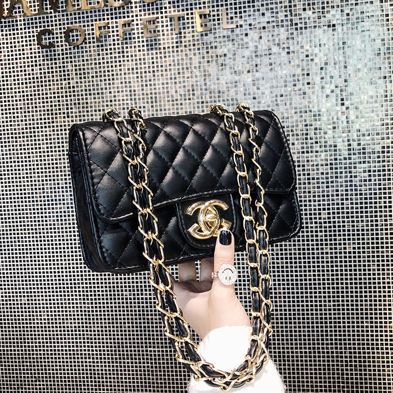 Women's Fashionable Korean Diamond Chain Classic Style Bags