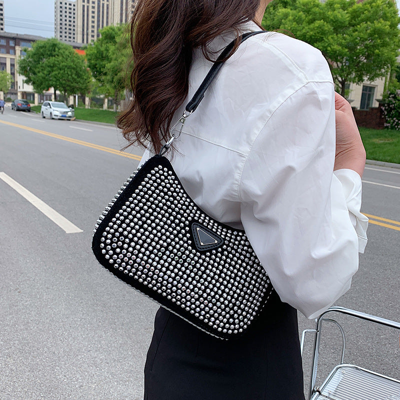 Women's Diamond Fashion Underarm Texture Chain Leisure Bags