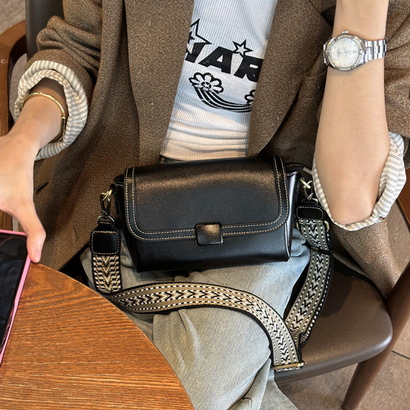 Women's Genuine Cattlehide Leather Surface Fashionable Shoulder Bags