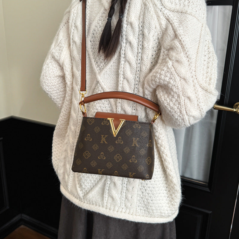 Women's Large Capacity High-grade Light Luxury Retro Women's Messenger Bag