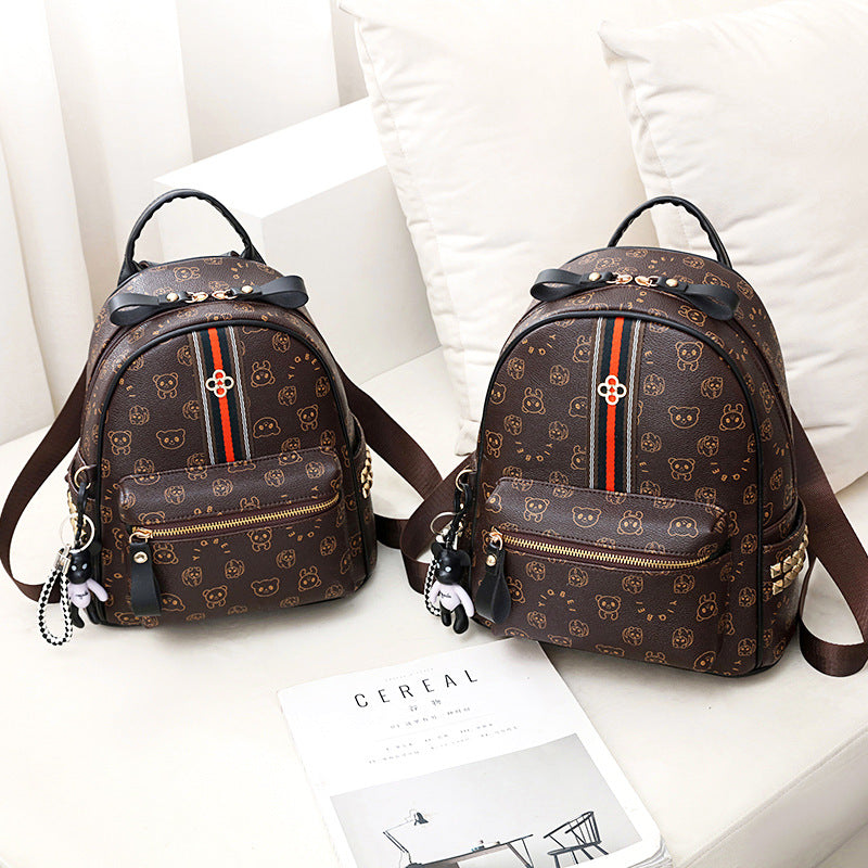 Women's Fashion Rivet Large Capacity Shaping Fashionable Shoulder Bags