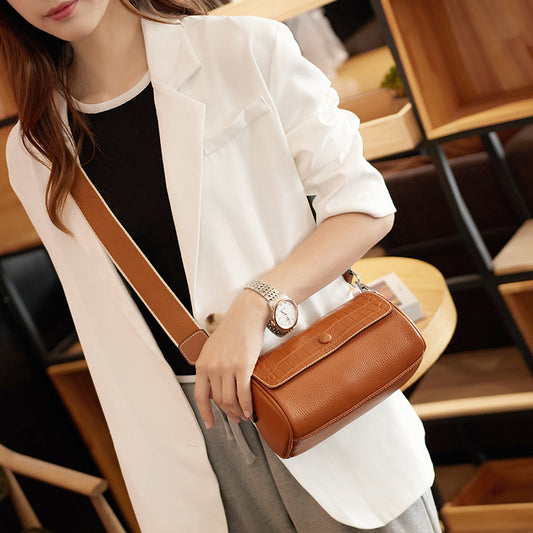 Women's Wide Strap File Underarm Cattlehide Leather Shoulder Bags