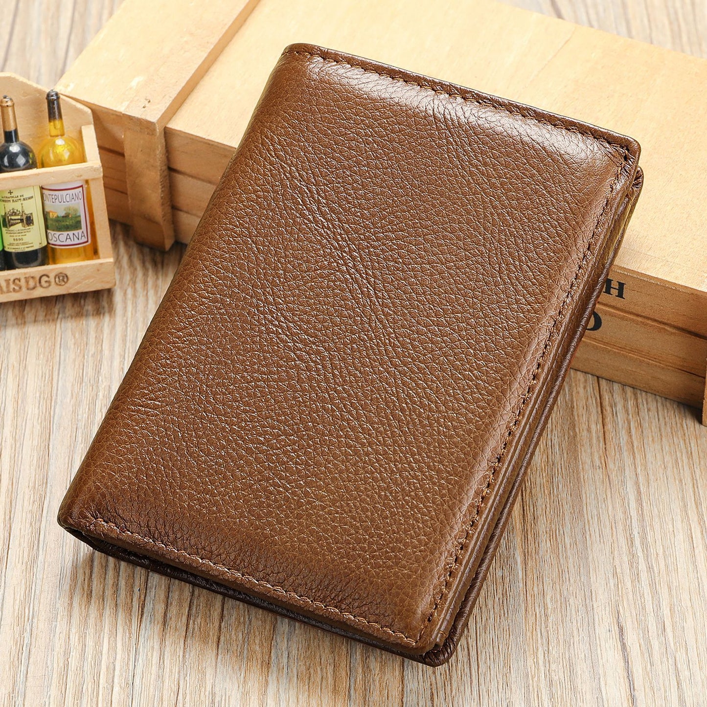 Men's Retro First Layer Cowhide Swiping Fold Men's Wallets