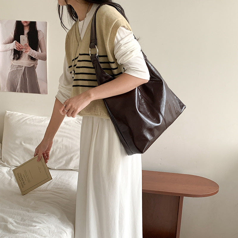 Women's Fashion Oil Wax Leather Large Capacity Soft Korean Style Tote Bags