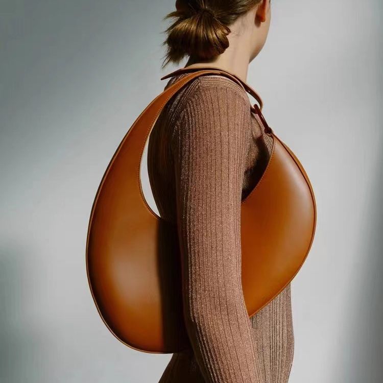 Italy Design Trendy Personalized Crescent-shaped Large Shoulder Bags