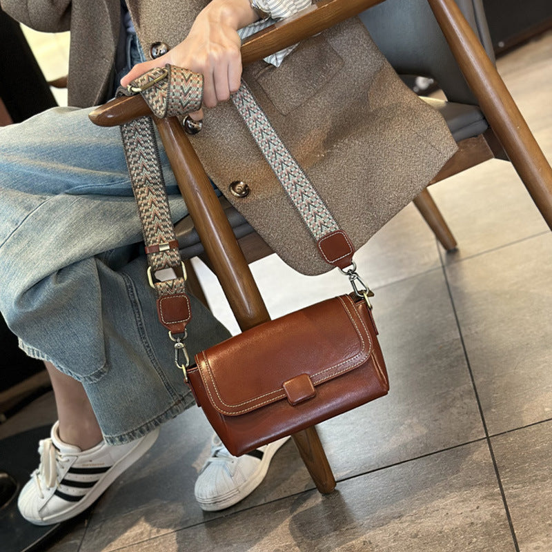 Women's Genuine Cattlehide Leather Surface Fashionable Shoulder Bags