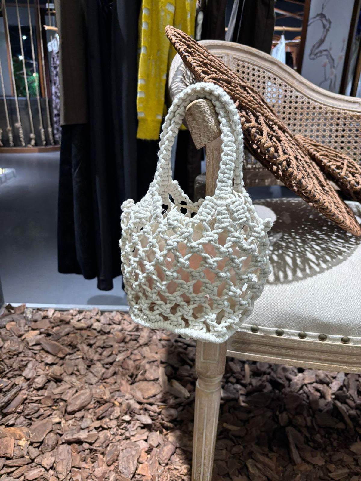 Cute Texture Solid Color Round Hand-woven Handbags